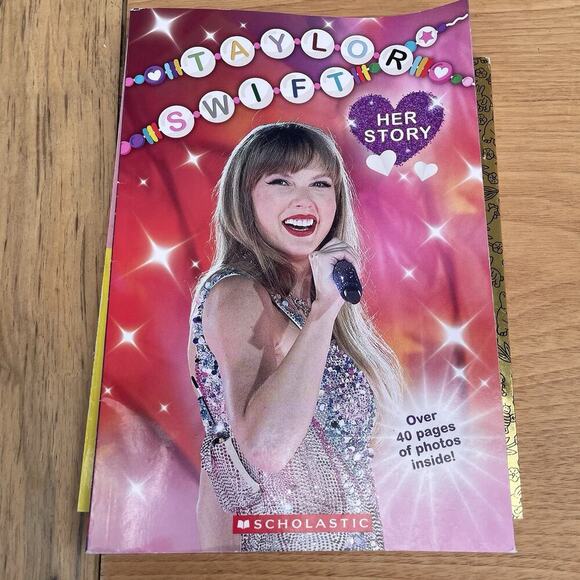 Taylor Swift Books Gift Set Little Golden Book Swifty Croc Charms Jibbitz New - Picture 6 of 9